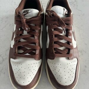 Nike Men's Brown and White Dunks Sneakers